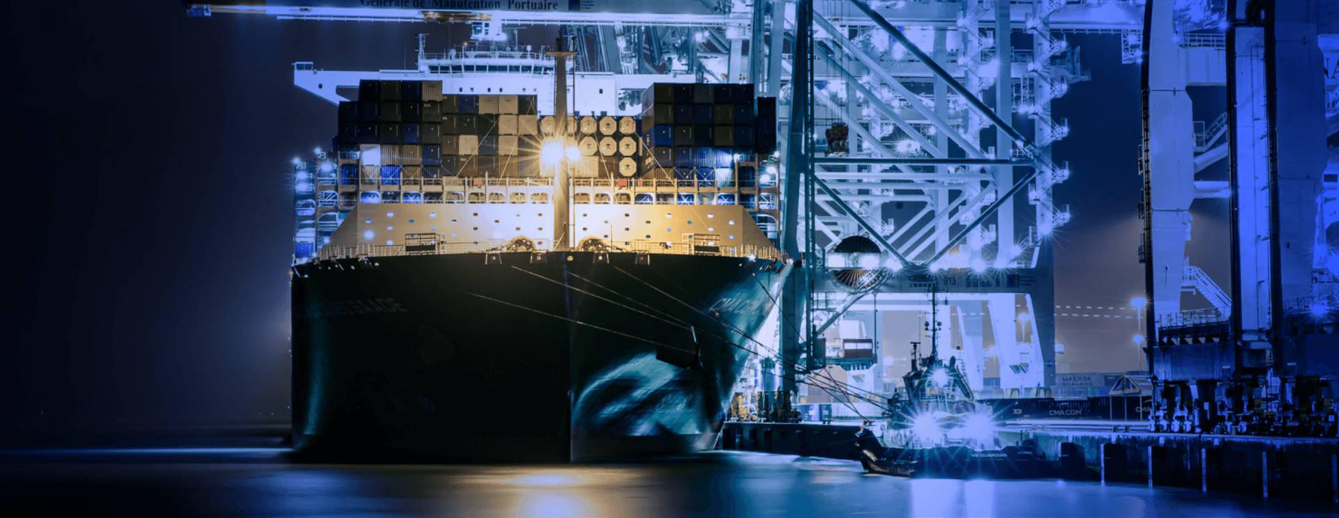 Navire amarré sur port 2000