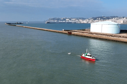 Vedette d’un magnétomètre sollicitée pour la campagne pyrotechnique préalable aux travaux de la chatière - Agrandir l'image, fenêtre modale