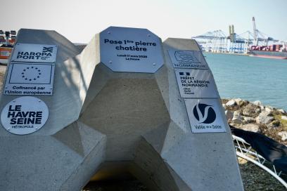 Première pierre de la chatière au Havre - Agrandir l'image, fenêtre modale